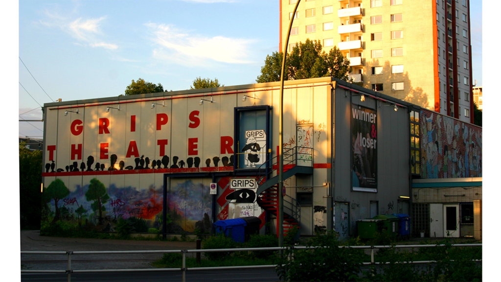 Das GRIPS Theater am Hansaplatz im Berlin von vorne