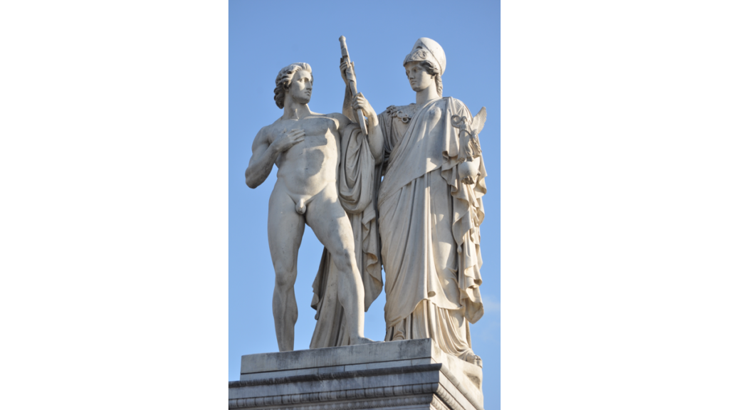 Die Göttin Athena als Statue bewaffnet einen Jüngling