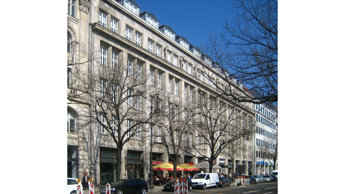 ZDF Hauptstadtstudio im Zollernhof Unter den Linden Buskompass