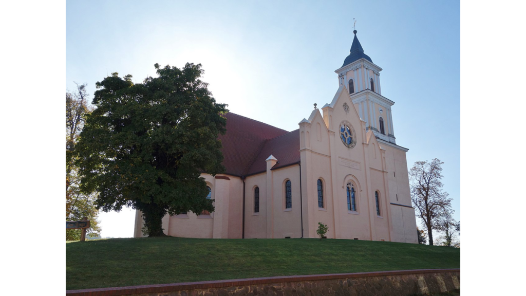 Die Pfarrkirche Sankt Marien mit ihrem viergeschossigen Barockturm