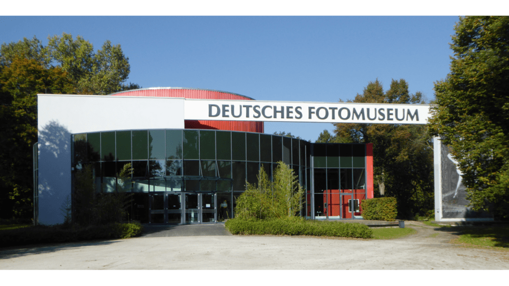 Die Fassade des Deutschen Fotomuseums in Markkleeberg bei Leipzig