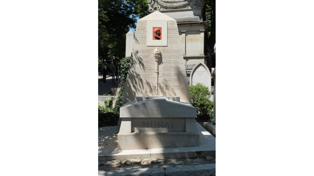 Die auf dem berühmten Pariser Friedhof Père Lachaise gelegene leere Grabstelle für Murat: ein sogenanntes Kenotaph.