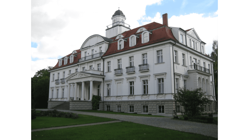Schloss Genshagen mit seinem Landschaftspark bei Ludwigsfelde