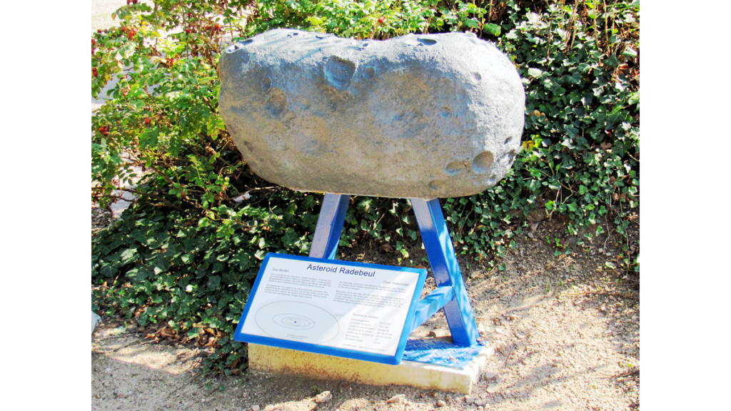 Ein Modell des Asteroiden Radebeul, der von der Sternwarte Radebeul aus entdeckt wurde.