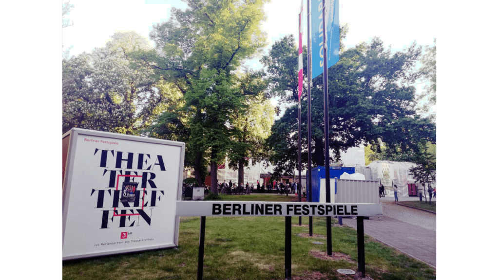 Der Eingang zum Theatertreffer der Berliner Festspiele