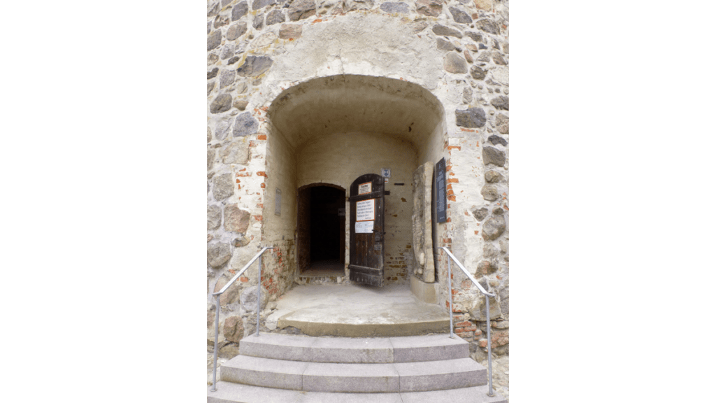 Der Eingang in den Burgfried