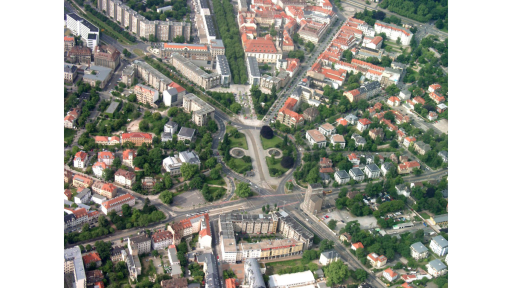 Ein Luftbild vom Albertplatz in Dresden.