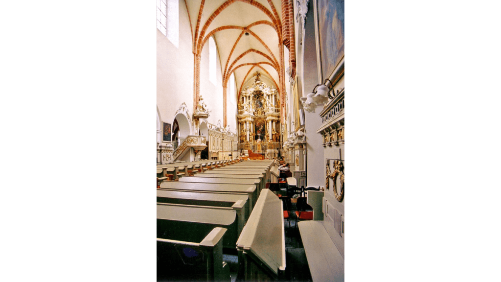 Der prächtige Hochaltar der Klosterkirche im ehemaligen Zisterzienserkloster Paradies.