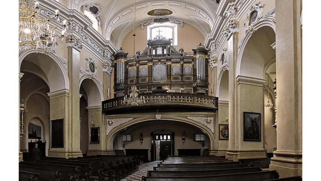 Der imposante Orgelprospekt in der Johannes dem Täufer gewidmeten Klosterkirche von Przemęt