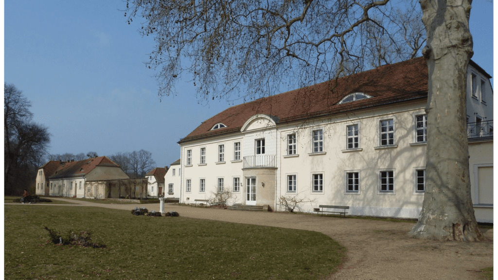 Das Sacrower Schloss und seine Gebäude