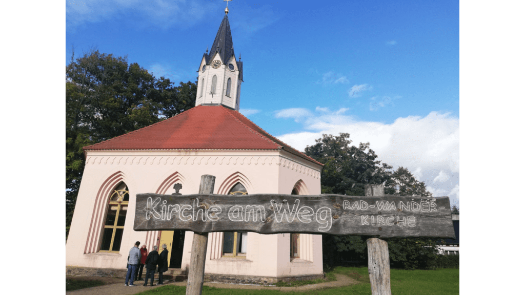Die achteckige Patronatskirche befindet sich in Dannenwalde, einen Ortsteil von Gransee