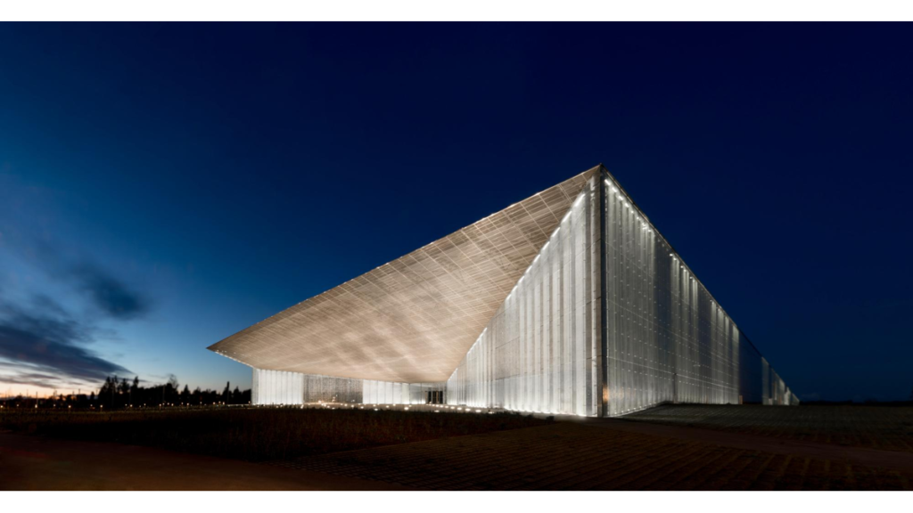 Das neue Estnische Nationalmuseum bei Nacht