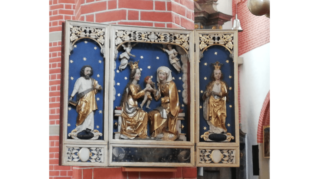 Der dreiflügelige Annen-Altar in der Abteikirche St. Marienstern in der Oberlausitz