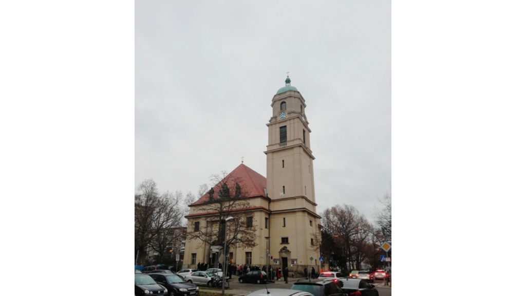 Die Hoffnungskirche in Berlin-Pankow im Advent 2022