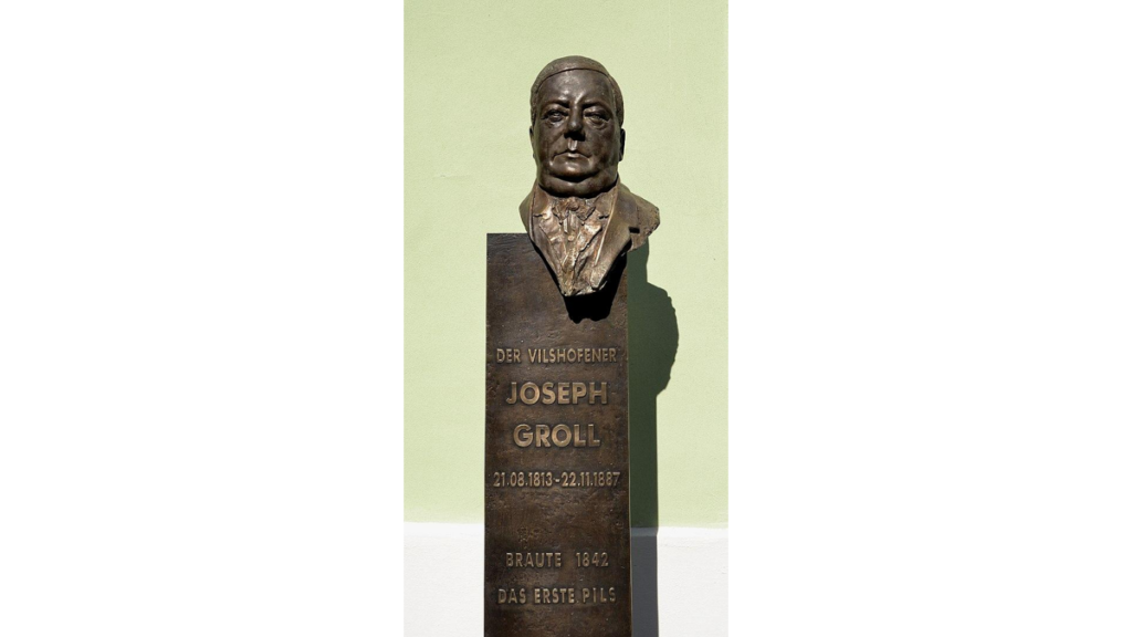 Eine Büste des Erfinders des Pilsener Urquells, Joseph Groll