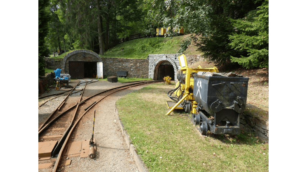 Die Grubeneinfahrt in den Markus-Röhling-Stollen in der Nähe von Annaberg-Buchholz