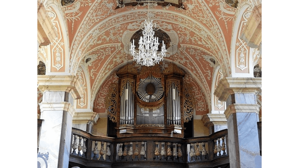 Die Orgel in der barocken Klosterkirche von Neuzelle.