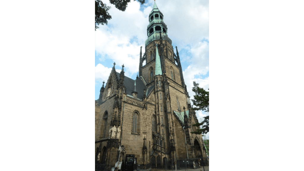 Der Dom in St.Marien hat die stolue Höhe von 87 Metern.