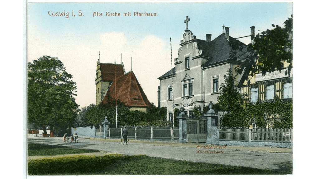 Die Alte Kirche in Coswig mit dem Pfarrhaus auf einer historischen Abbildung.