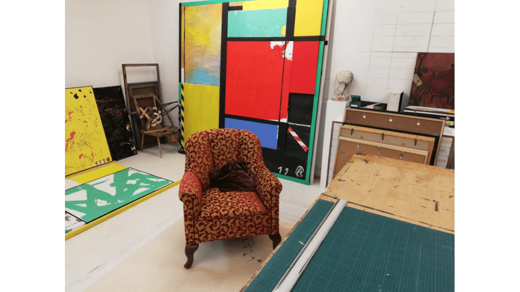 Der Sessel von Achim Freyer, der sich in seinem Atelier im Künstlerhaus befindet.