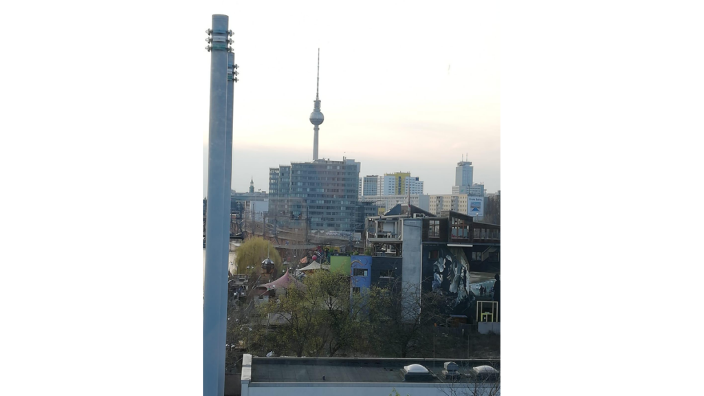 Der Ausblick von 4.Stock des Radialsystems auf Berlin.