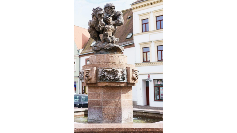 Der Ringelnatz Brunnen in Wurzen zu Ehren von Joachim Ringelnatz.