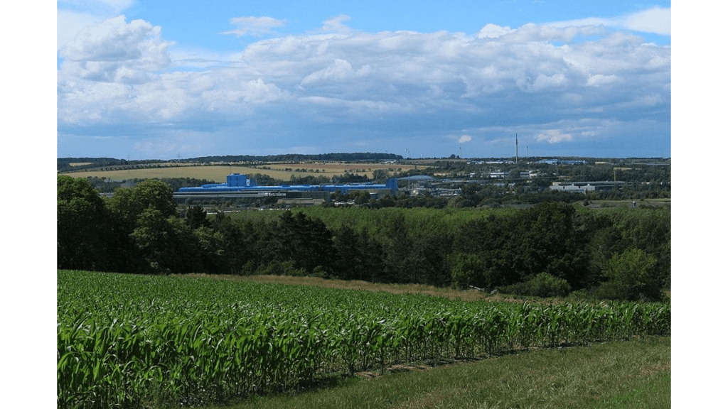 Produktions- und Lagerhallen von kupferverarbeitenden Betrieben in Hettstedt.