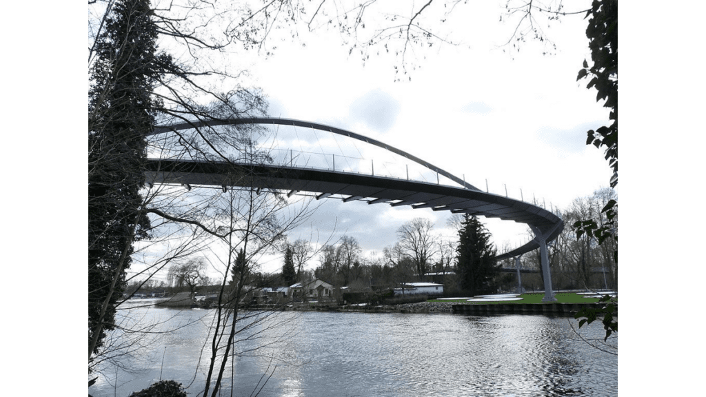 Die Weinbergbrücke verbindet den östlichen Teil des Städtchens Rathenow mit der Schwedendamminsel.