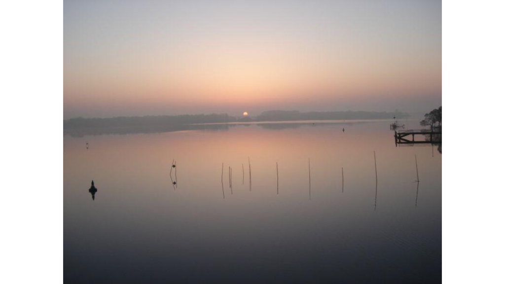 Sonnenaufgang am Plauer See, der bekannteste der drei goldenen Seen.