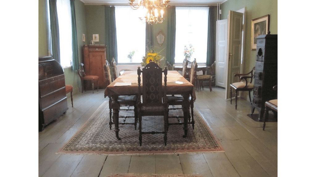 Das Wohnzimmer der Familie Storm im Theodor-Storm-Museum.