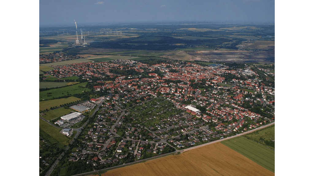Eine Luftaufnahme von Schöningen.